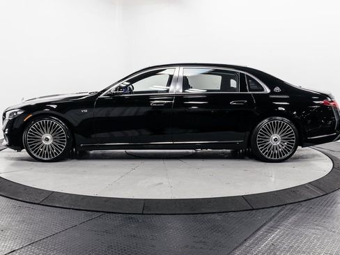 Used 2023 Mercedes-Benz Maybach S 680 4MATIC w/ Manufaktur Leather Package image 4