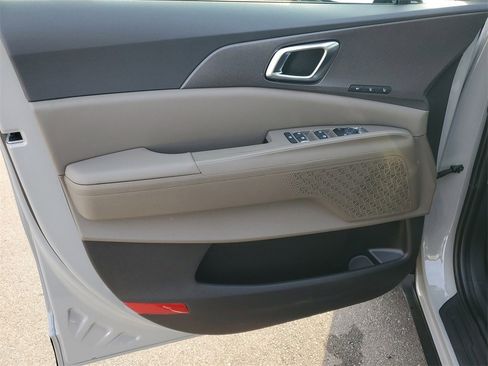 New 2026 Kia Carnival EX image 8