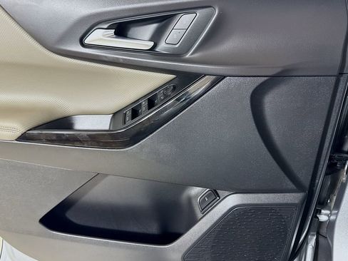 Certified 2025 Chevrolet Equinox LT w/ Convenience Package II image 16