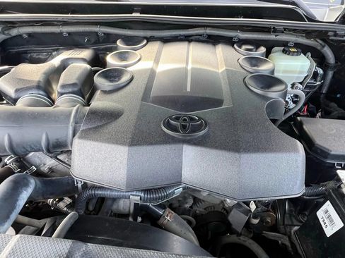 Used 2018 Toyota 4Runner Limited AWD/4WD image 37