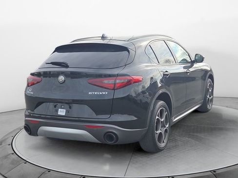 Used 2022 Alfa Romeo Stelvio Ti image 5