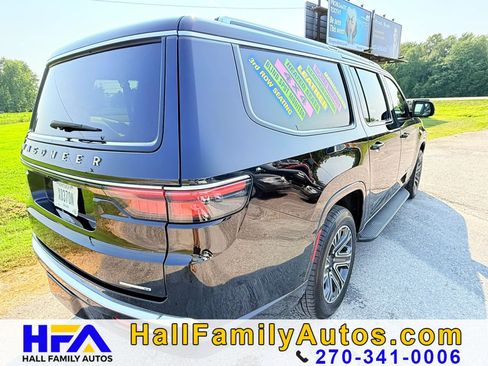 Used 2024 Jeep Wagoneer L Series II w/ Flexible Seating Group AWD/4WD image 6