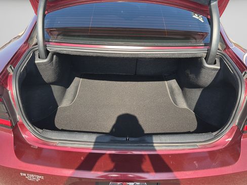 Used 2019 Dodge Charger R/T w/ Blacktop Package RWD image 12