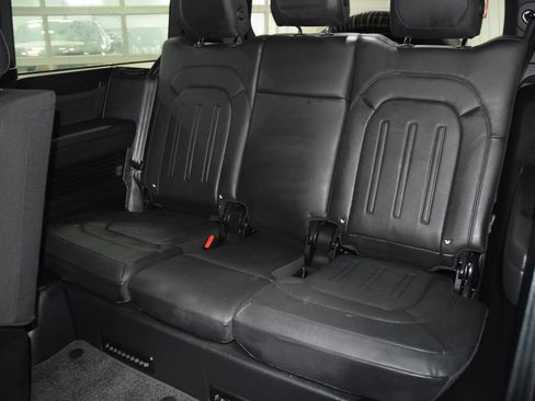 Used 2024 Land Rover Defender 130 X AWD/4WD image 47