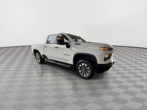 Used 2024 Chevrolet Silverado 2500 Custom w/ Custom Convenience Package image 2