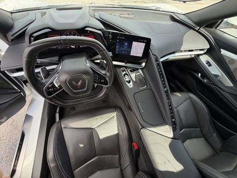 Used 2025 Chevrolet Corvette Stingray Preferred Conv w/ 2LT RWD image 12