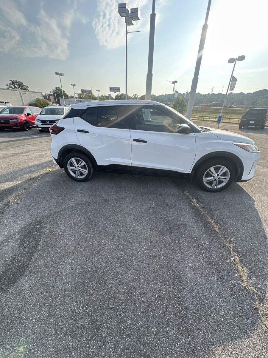 Used 2021 Nissan Kicks S w/ Interior Electronics Package FWD image 6