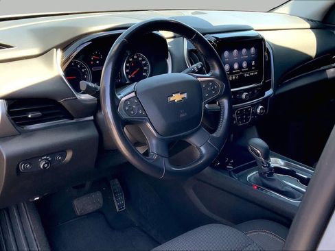 Used 2021 Chevrolet Traverse LT FWD image 17
