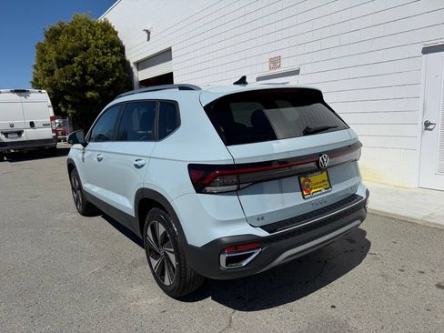 New 2026 Volkswagen Taos SE AWD/4WD image 4