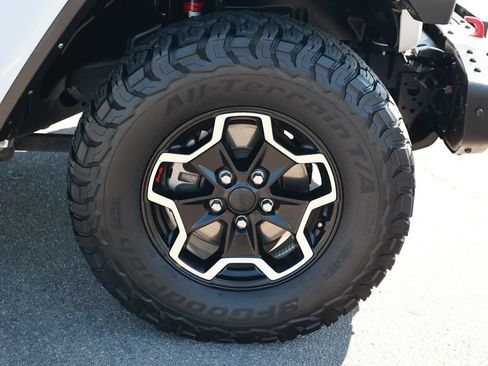 Used 2021 Jeep Gladiator Rubicon AWD/4WD image 10