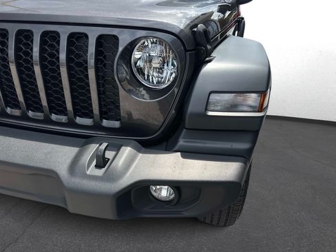Used 2024 Jeep Wrangler Unlimited Sport AWD/4WD image 9