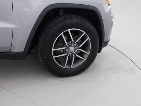Used 2018 Jeep Grand Cherokee Limited AWD/4WD image 19