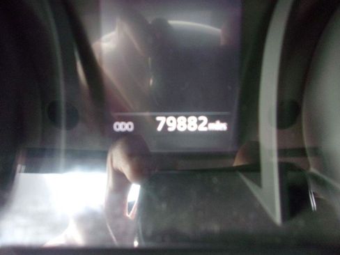 Used 2020 Toyota Camry SE image 10