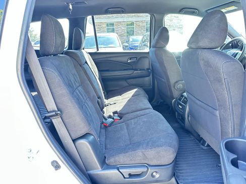 Used 2022 Honda Pilot Sport image 18