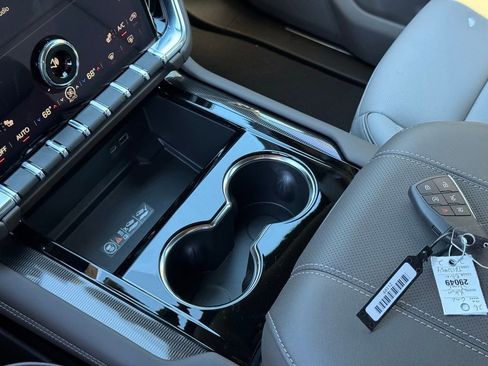 New 2026 GMC Yukon Elevation image 32