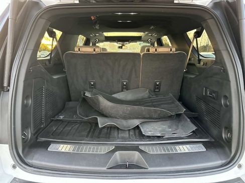 Certified 2022 Chevrolet Suburban Premier image 11