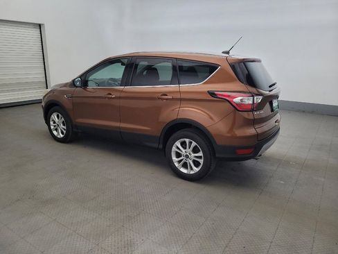 Used 2017 Ford Escape SE FWD image 3