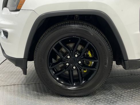 Used 2017 Jeep Grand Cherokee Limited image 35