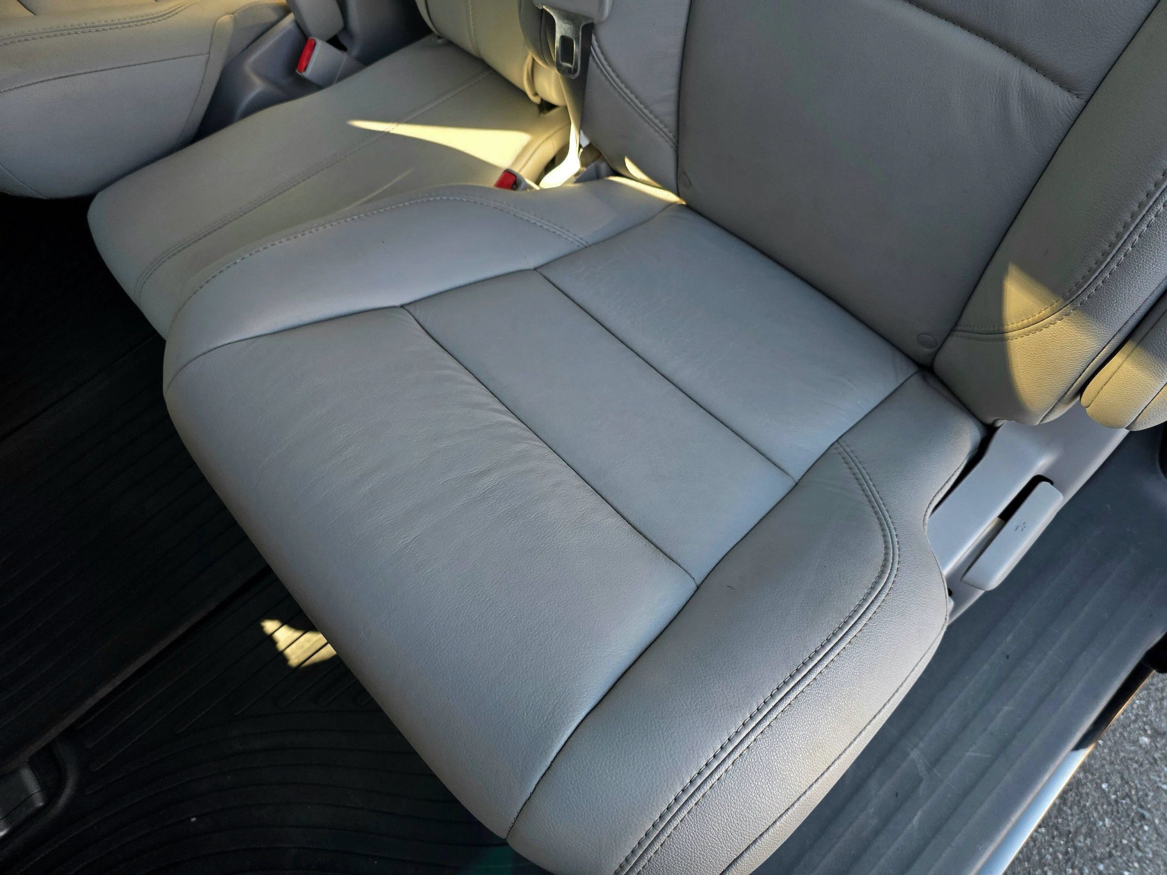 Used 2017 Toyota Sienna XLE w/ XLE Navigation Package FWD image 46
