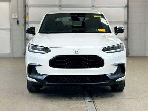 Used 2023 Honda HR-V Sport image 2
