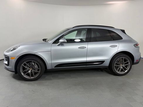 Certified 2025 Porsche Macan AWD/4WD image 2