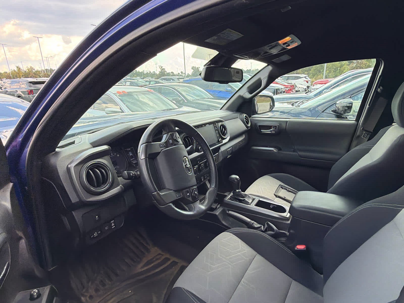 Used 2023 Toyota Tacoma TRD Off-Road w/ Technology Package AWD/4WD image 7