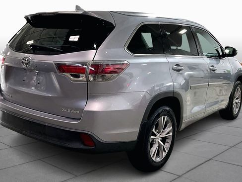 Used 2014 Toyota Highlander XLE image 13