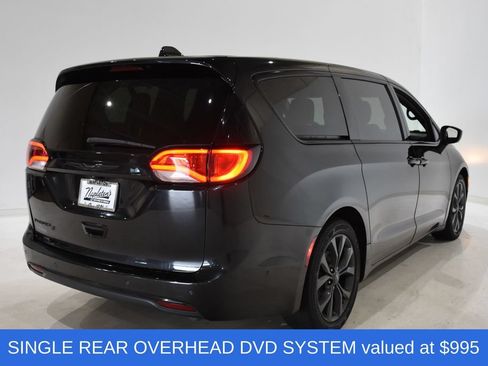 Used 2019 Chrysler Pacifica Touring Plus w/ Advanced Safetytec Group FWD image 4