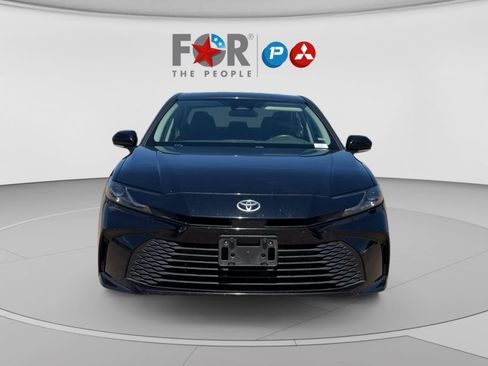 Used 2025 Toyota Camry LE FWD image 8