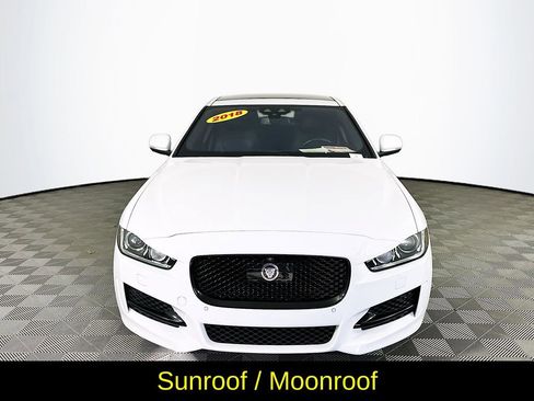 Used 2018 Jaguar XE R-Sport image 3