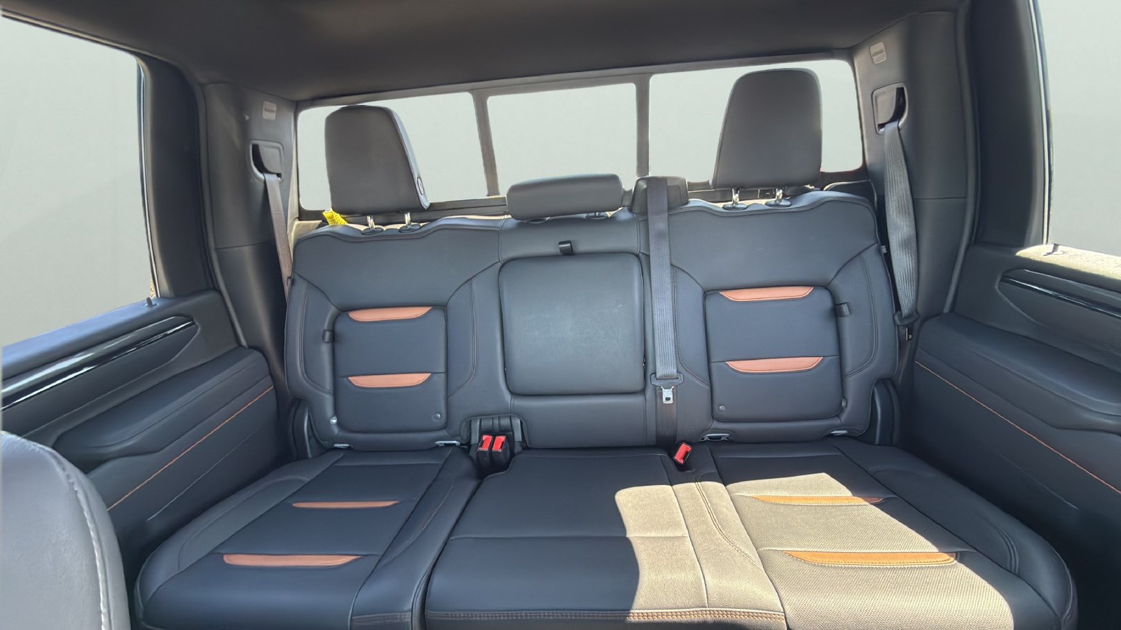 Used 2025 GMC Sierra 2500 AT4 w/ AT4 Premium Plus Package AWD/4WD image 25