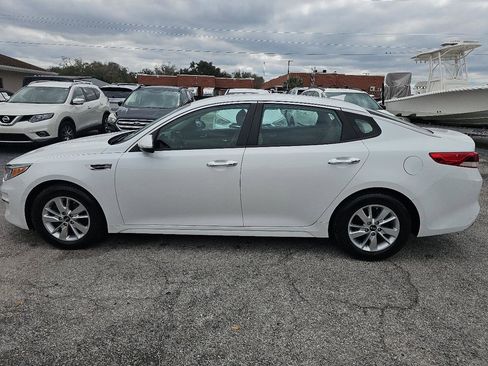 Used 2017 Kia Optima LX image 10