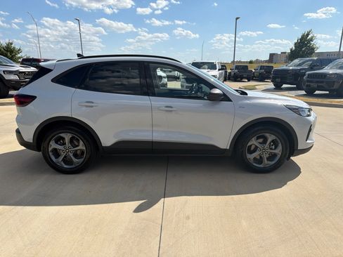 Used 2025 Ford Escape ST-Line FWD image 6