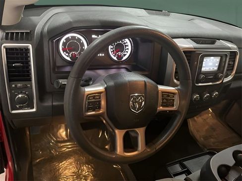 Used 2021 RAM 1500 Classic SLT image 27