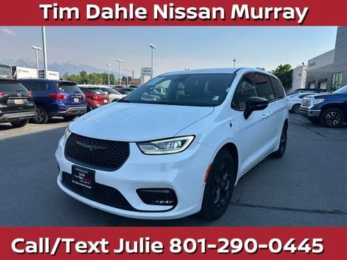 Used 2024 Chrysler Pacifica Limited FWD image 5