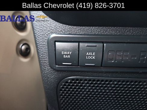 Used 2017 Jeep Wrangler Unlimited Rubicon w/ Cold Weather Group image 18