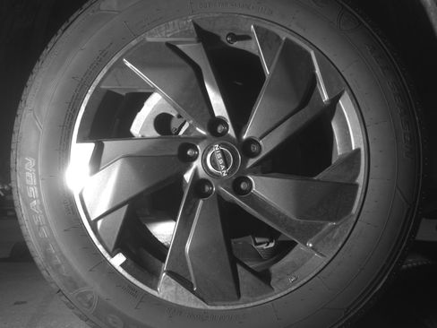 Used 2025 Nissan Rogue SV FWD image 15