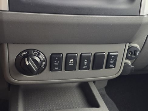 Used 2021 Nissan Frontier SV w/ Midnight Edition Floor Mats AWD/4WD image 21
