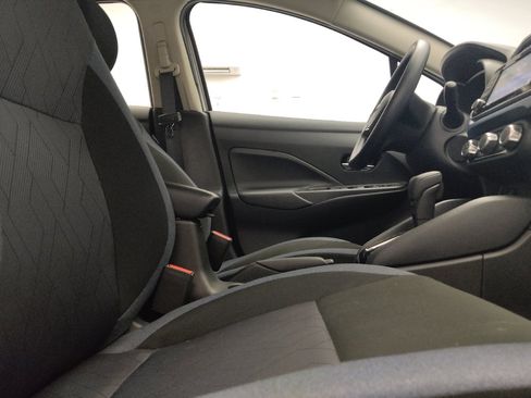 Used 2025 Nissan Versa SV FWD image 21