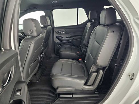 Used 2023 Chevrolet Traverse LT w/ LT Premium Package FWD image 18