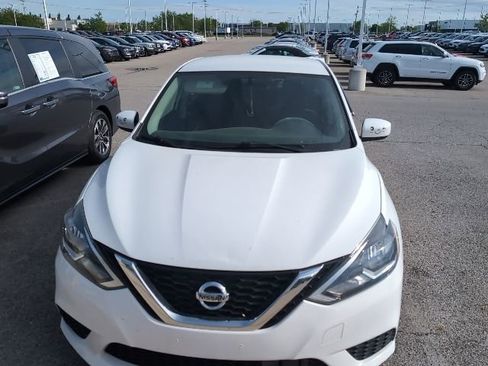 Used 2018 Nissan Sentra S FWD image 2