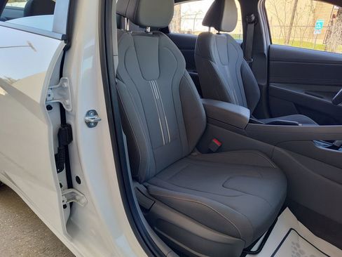 Used 2025 Hyundai Elantra Sport image 23