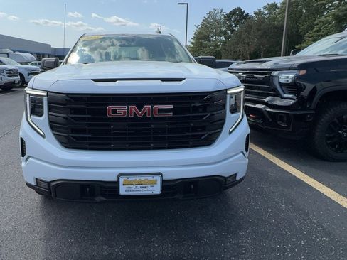 Certified 2025 GMC Sierra 1500 Elevation AWD/4WD image 9