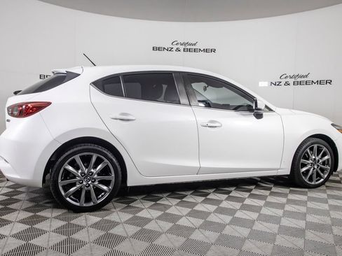 Used 2018 MAZDA MAZDA3 Touring FWD image 4