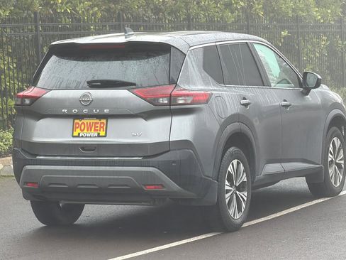 Used 2022 Nissan Rogue SV image 4