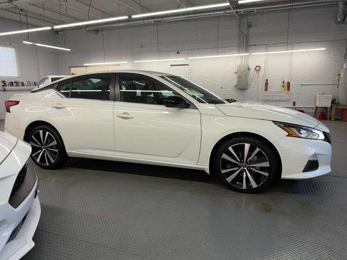 Used 2021 Nissan Altima 2.5 SR w/ SR Premium Package AWD/4WD image 6