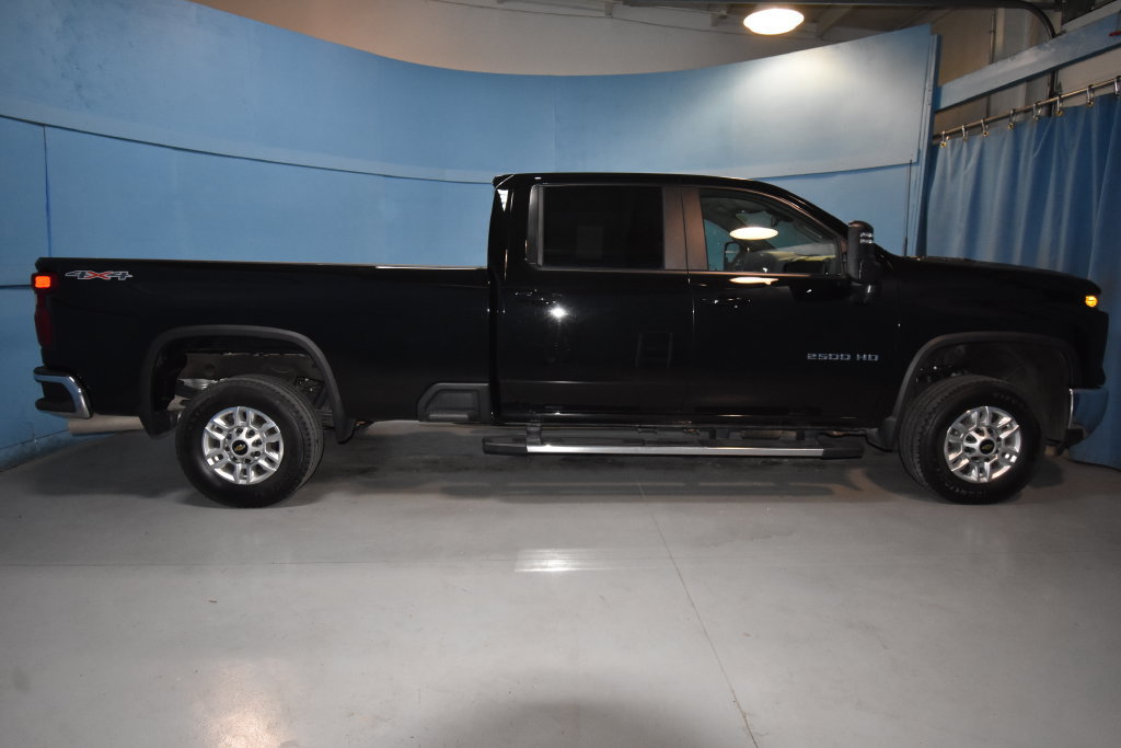 Used 2025 Chevrolet Silverado 2500 LT AWD/4WD image 20