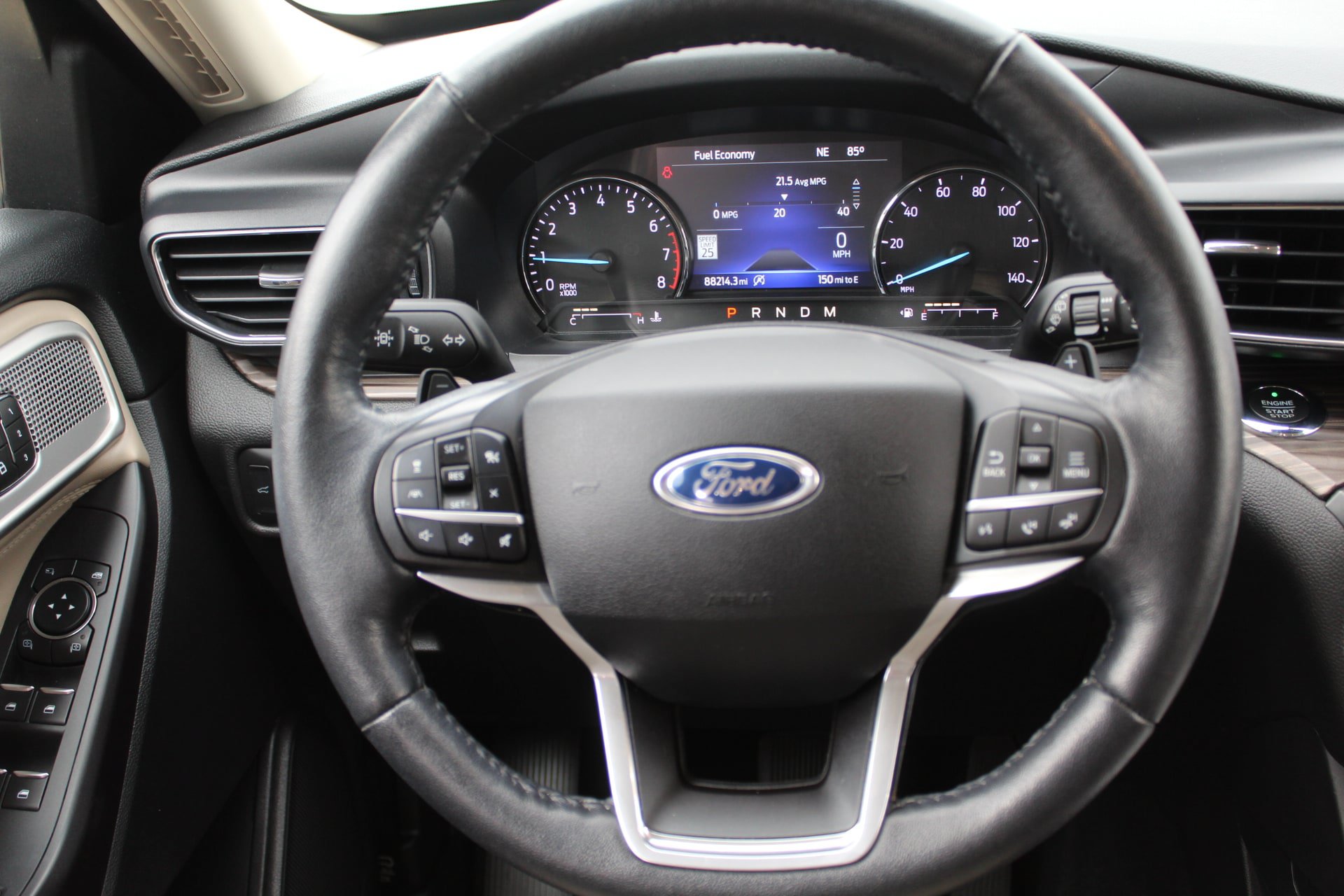 Used 2020 Ford Explorer Limited AWD/4WD image 32