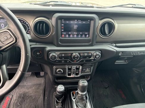 Used 2018 Jeep Wrangler Unlimited Sport S AWD/4WD image 16