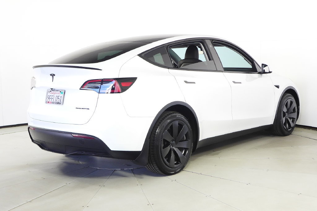 Used 2023 Tesla Model Y Long Range AWD/4WD image 7